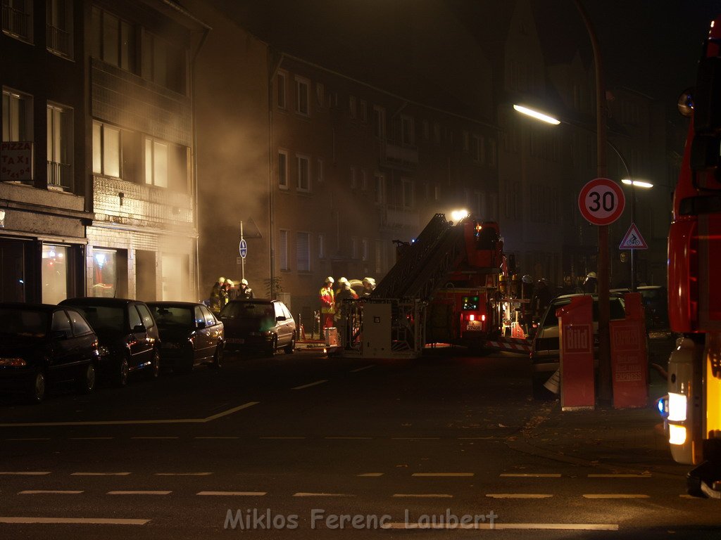 Brand mit Menschenrettung Koeln Vingst Homarstr 3     P030.JPG